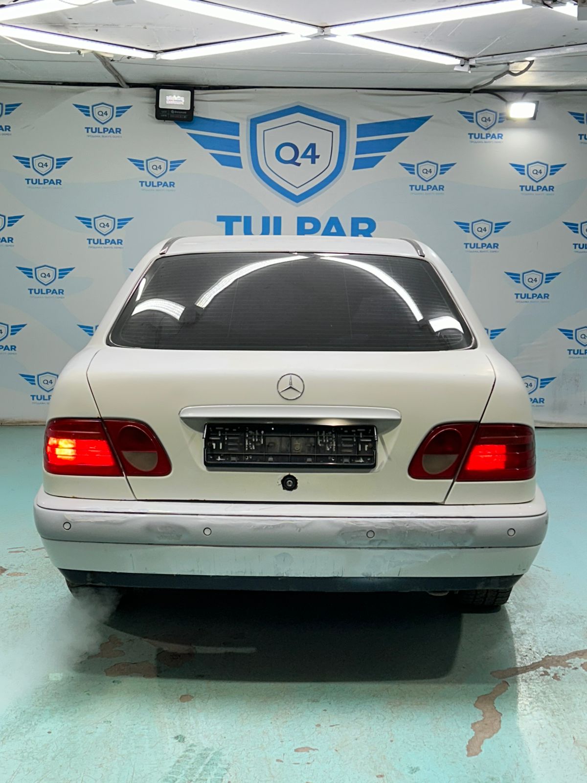 1997 Mercedes-Benz 210