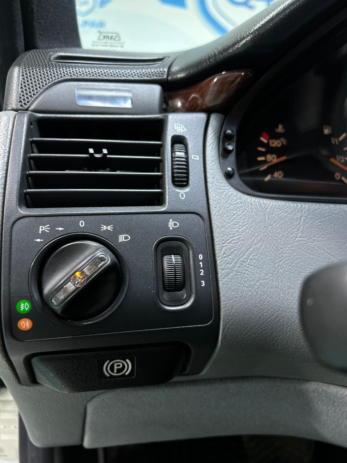 1997 Mercedes-Benz 210