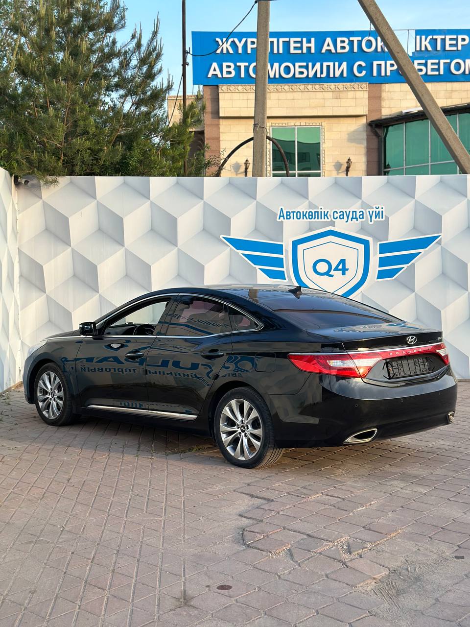 2012 HYUNDAI GRANDEUR