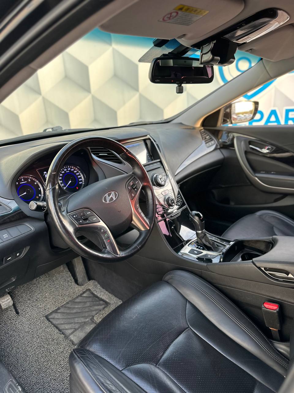 2012 HYUNDAI GRANDEUR