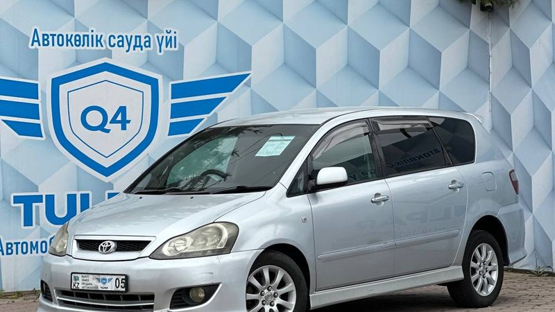 2004 TOYOTA IPSUM