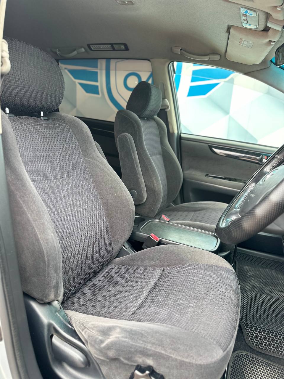 2004 TOYOTA IPSUM