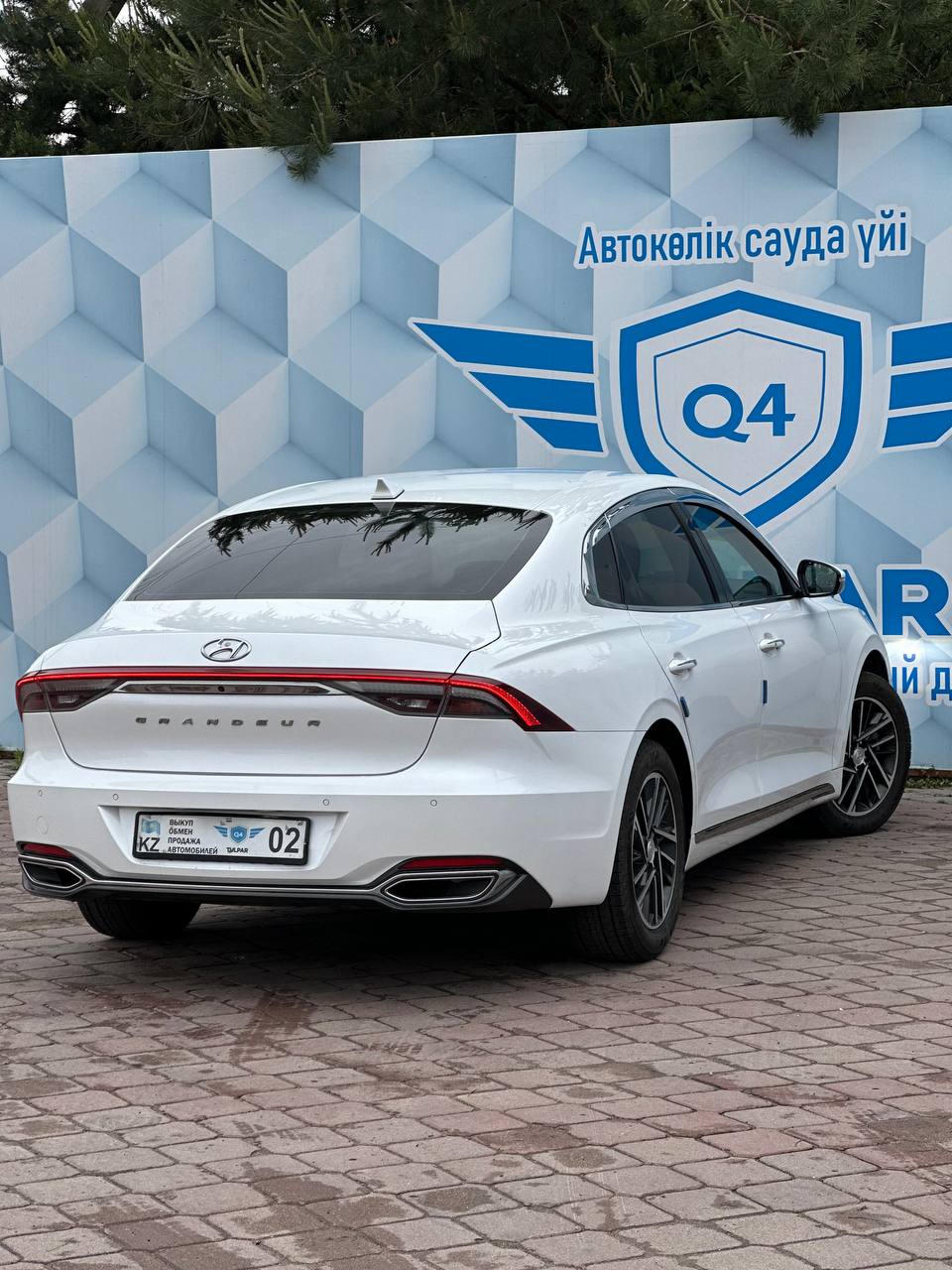 2022 HYUNDAI GRANDEUR