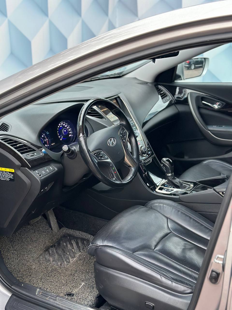 2012 HYUNDAI GRANDEUR