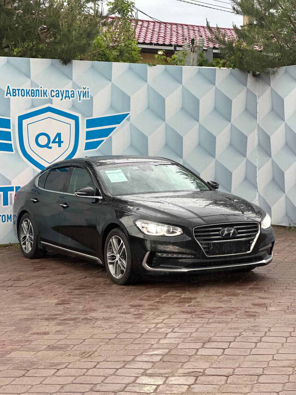 2017 HYUNDAI GRANDEUR