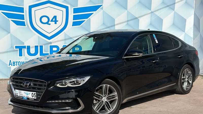 2017 HYUNDAI GRANDEUR