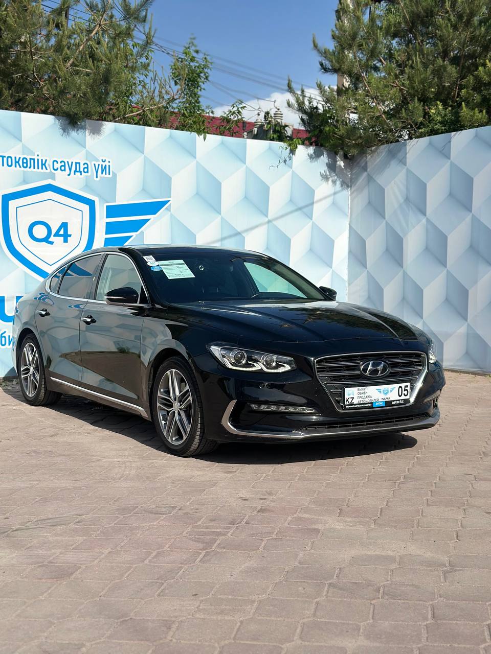 2017 HYUNDAI GRANDEUR