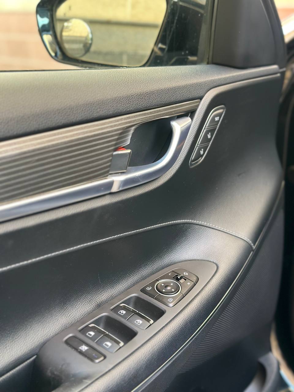 2017 HYUNDAI GRANDEUR