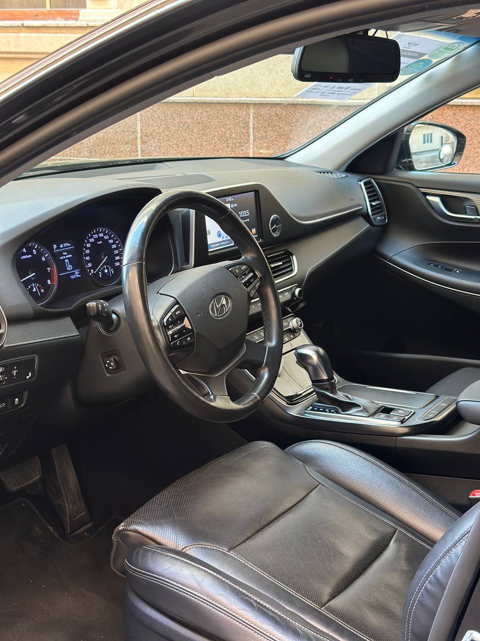 2017 HYUNDAI GRANDEUR