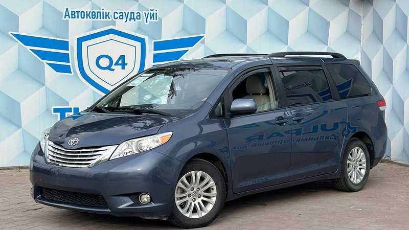 2014 TOYOTA SIENNA