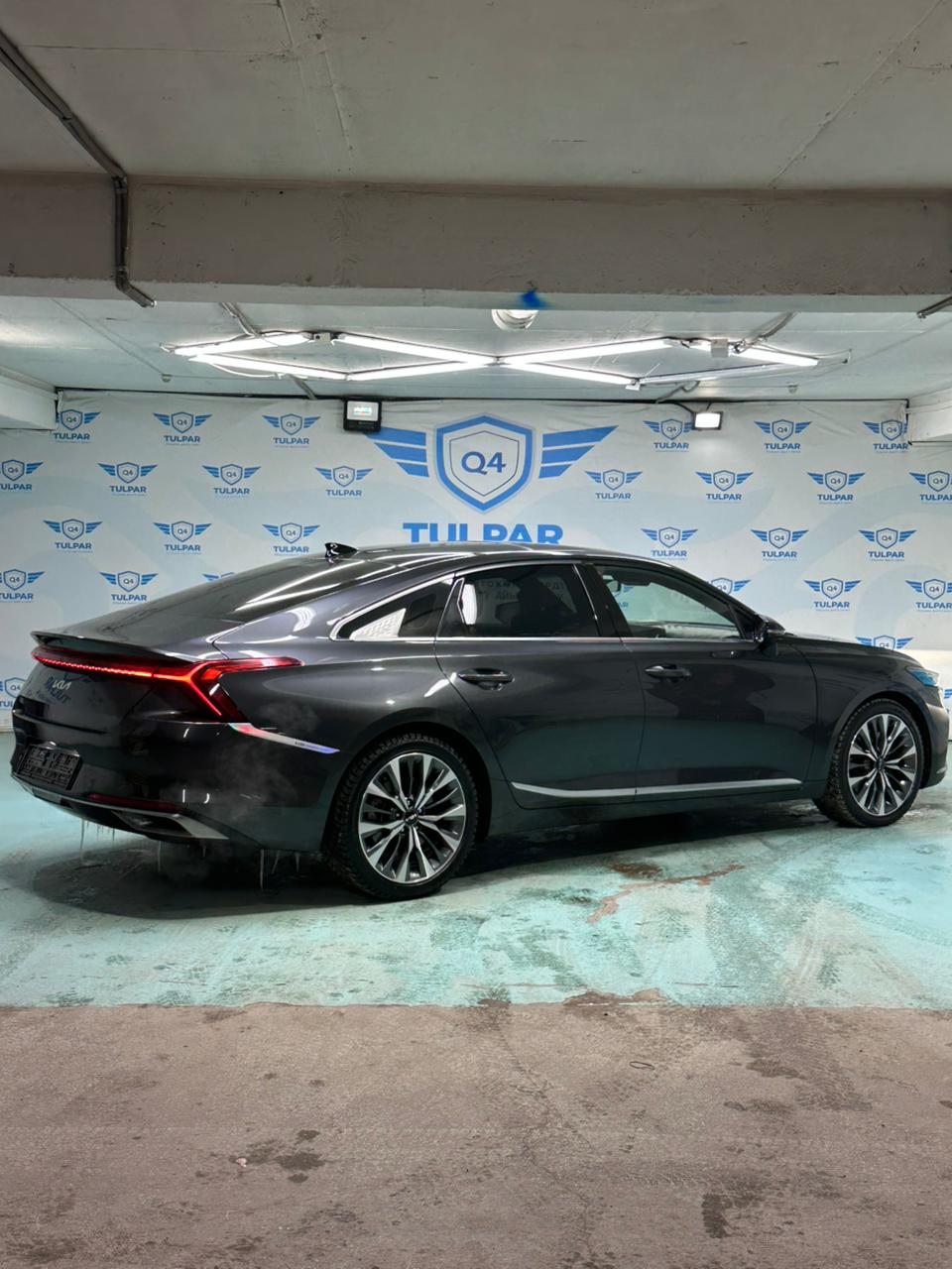 2021 Kia K8