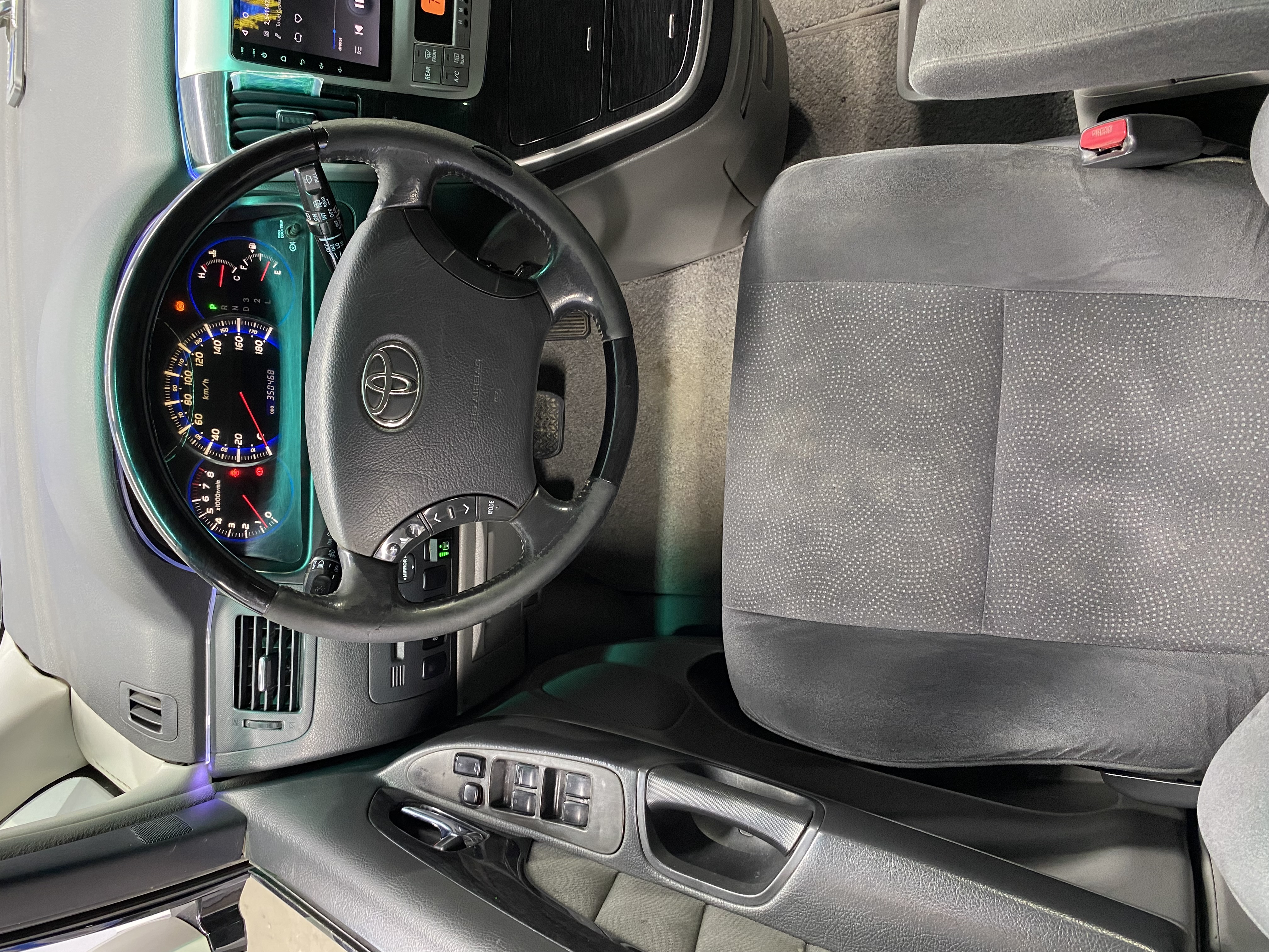 2006 Toyota Alphard