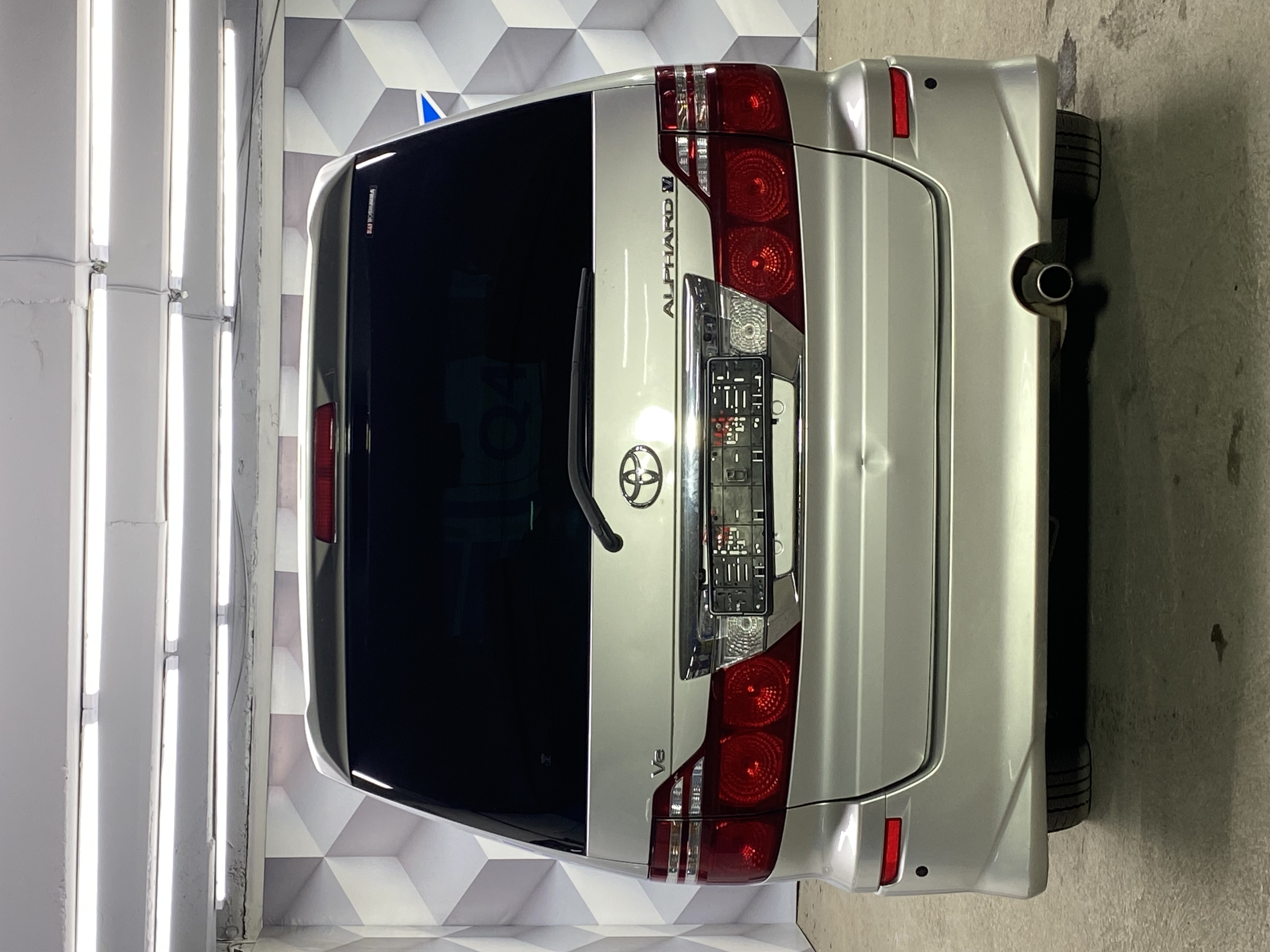 2005 Toyota Alphard