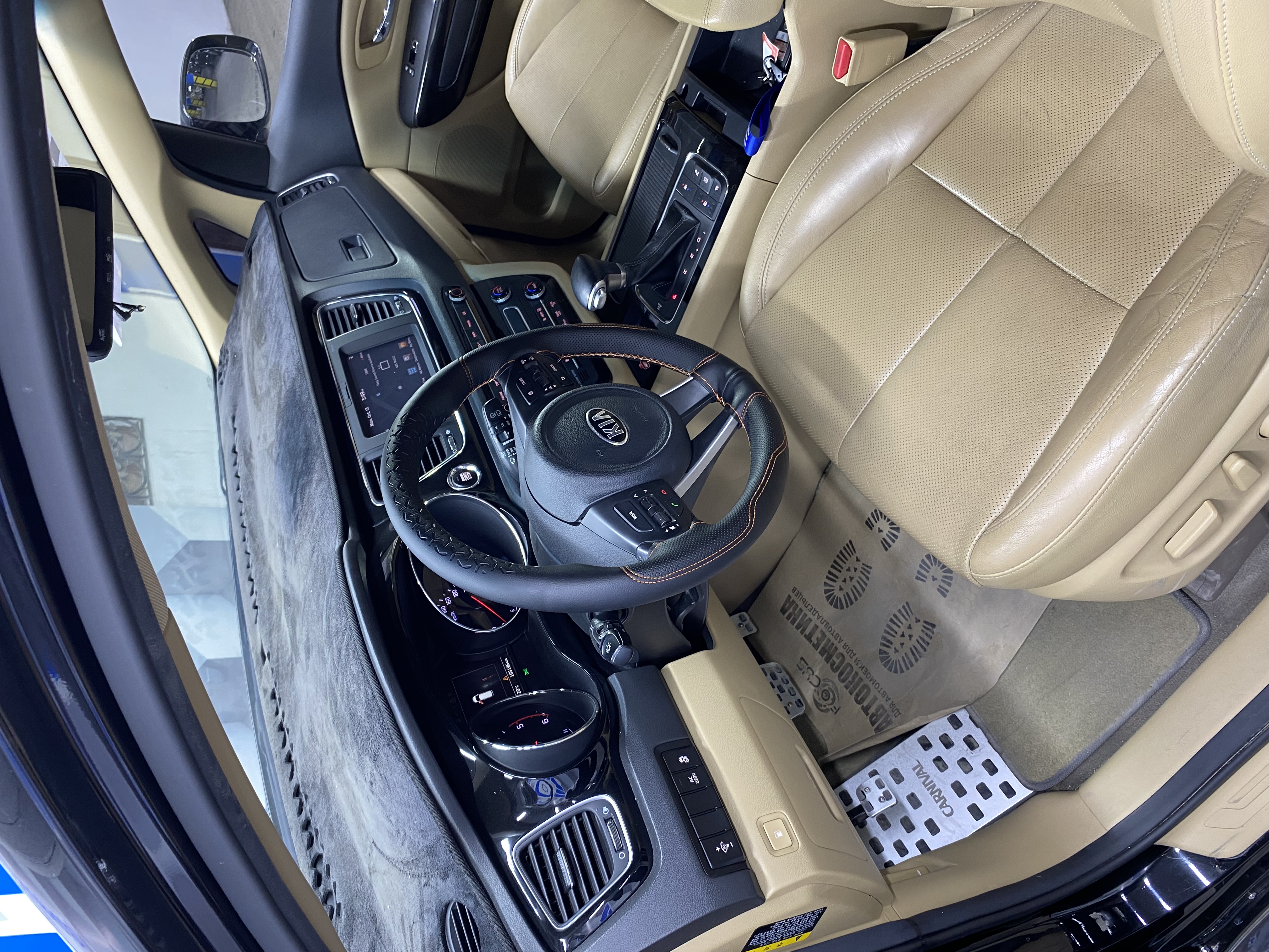 2016 Kia Carnival