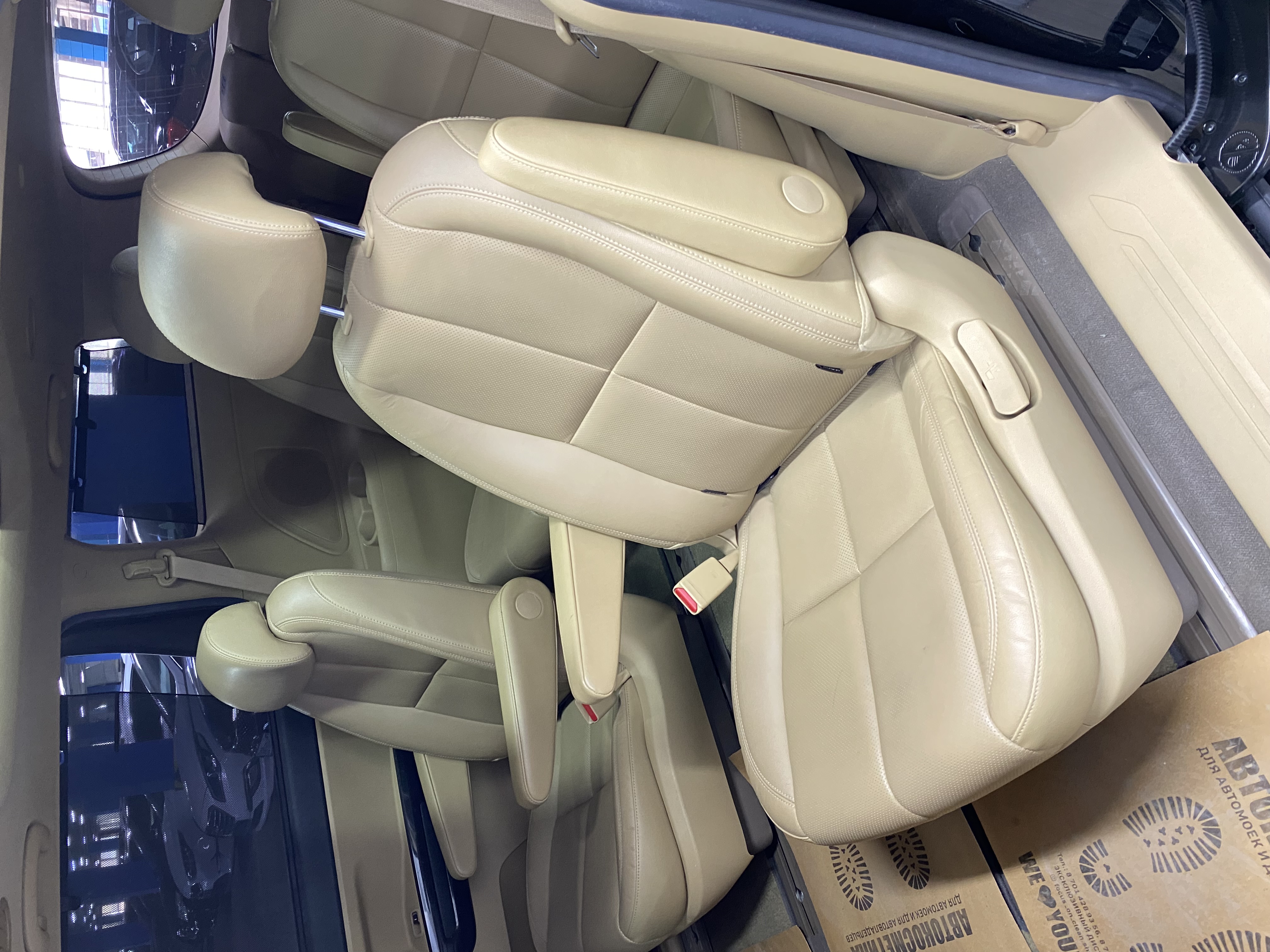 2016 Kia Carnival