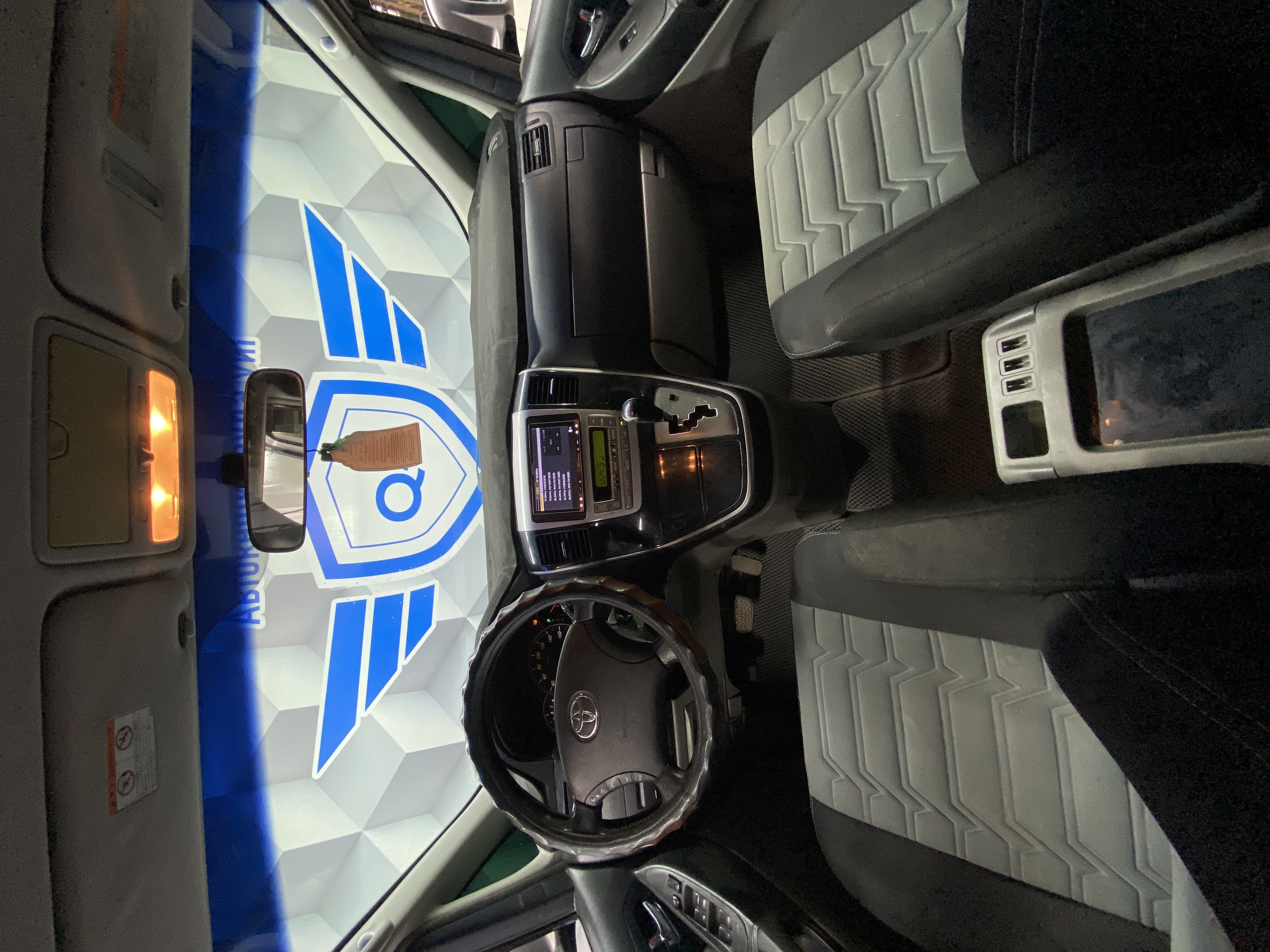 2004 Toyota Alphard