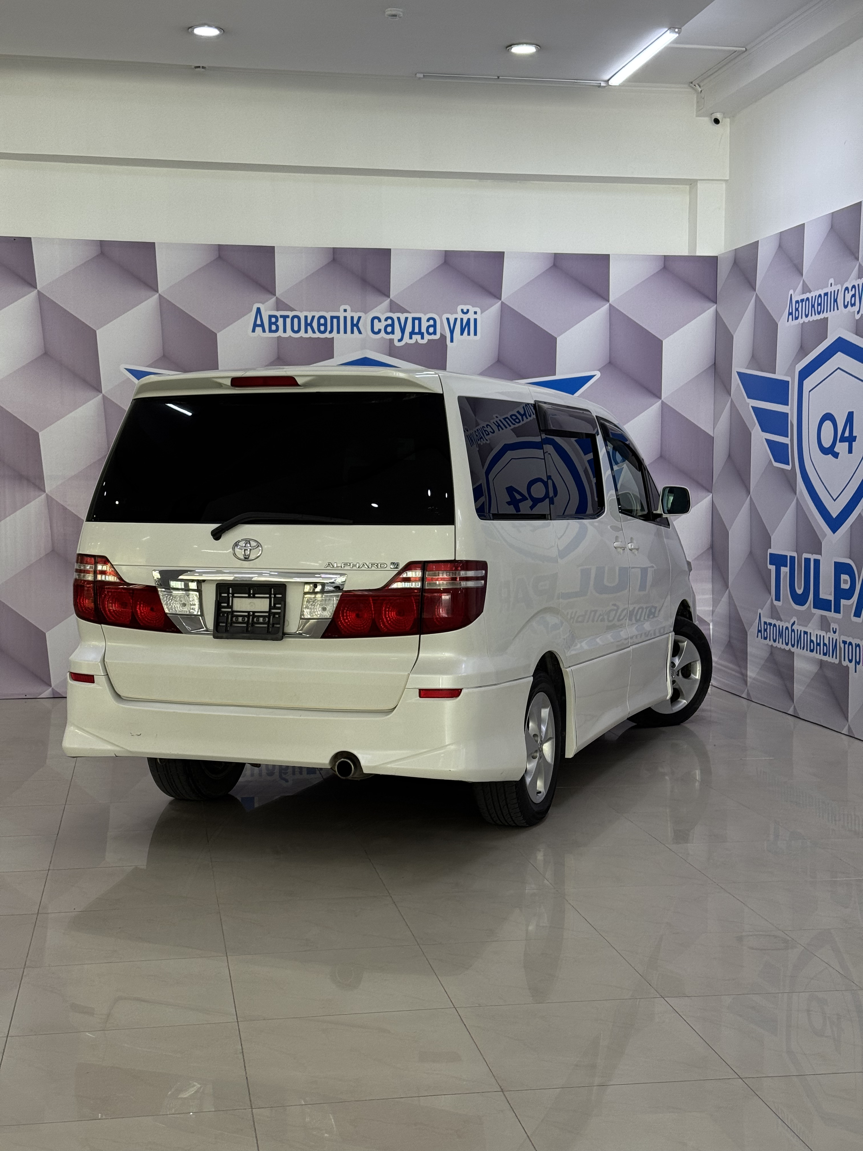 2003 Toyota Alphard