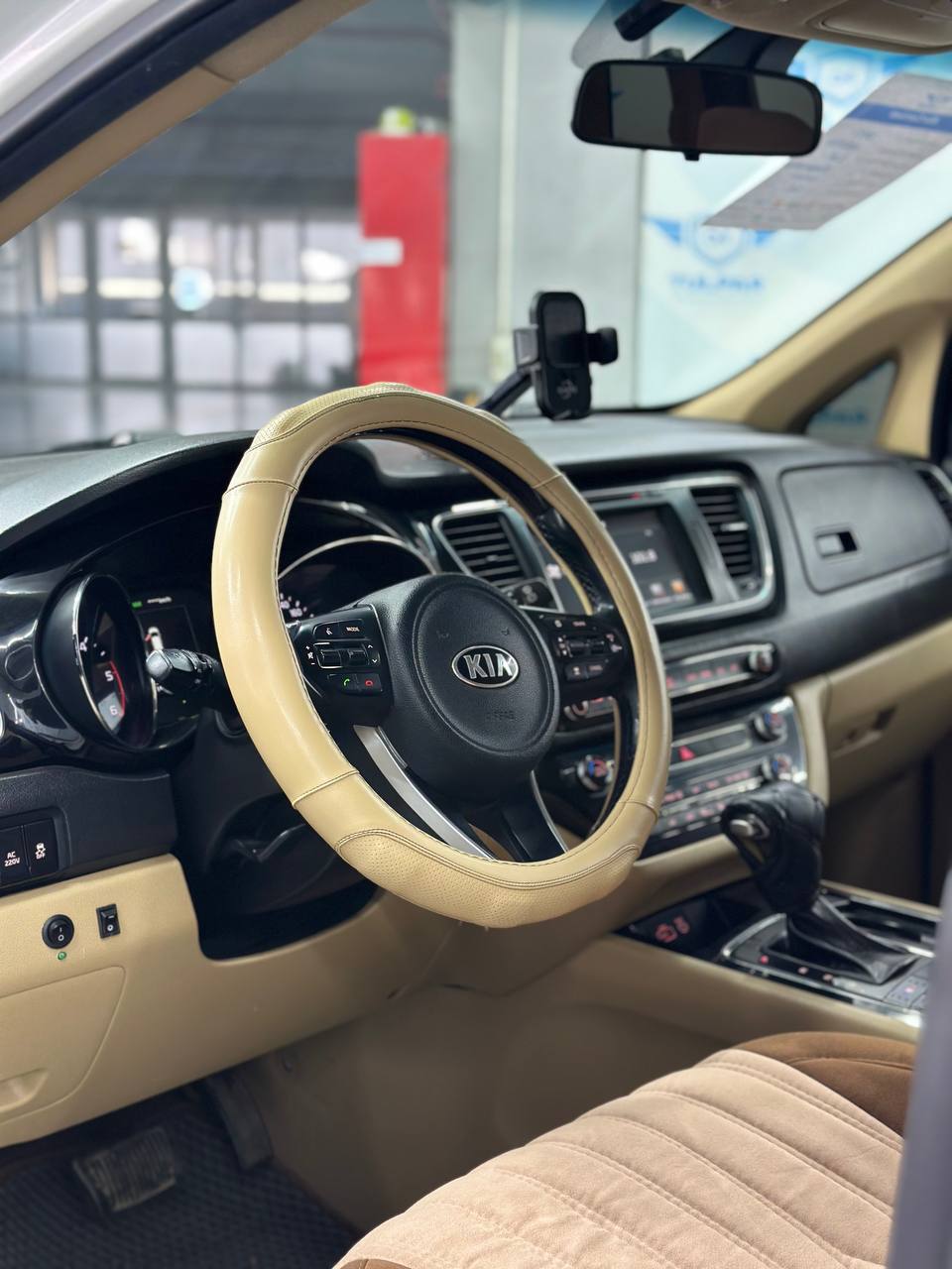 2017 Kia Carnival