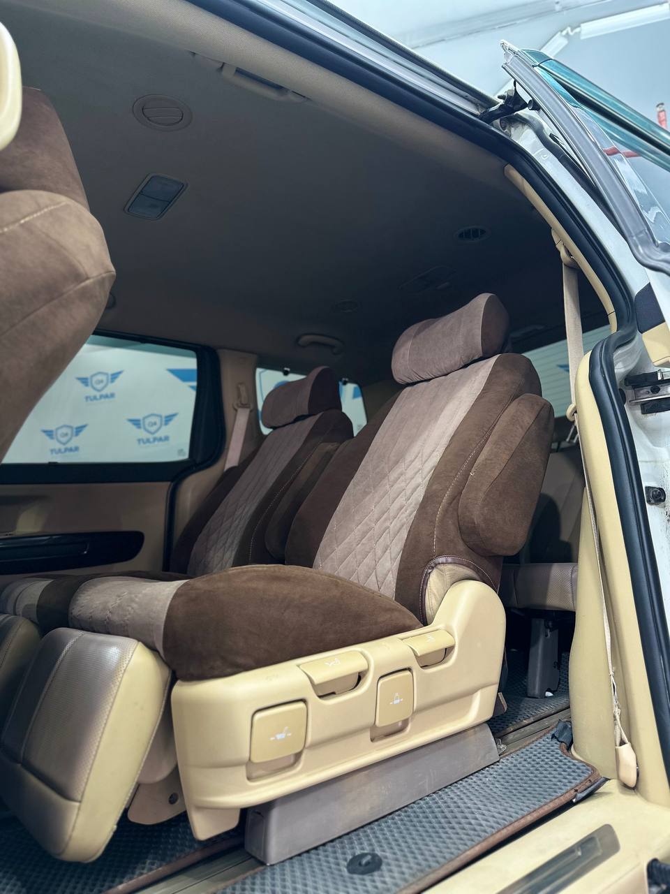 2017 Kia Carnival
