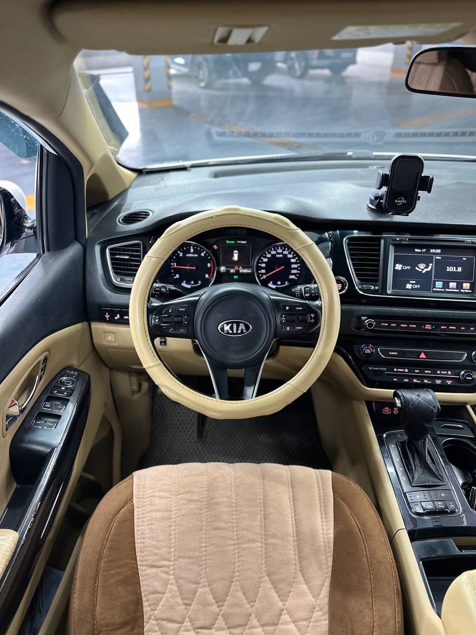 2017 Kia Carnival