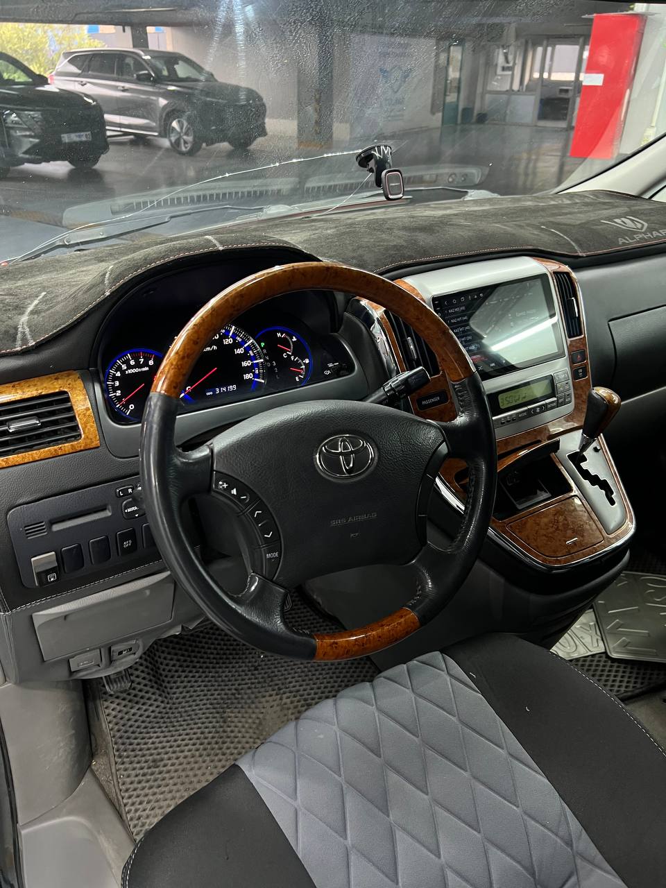 2008 Toyota Alphard