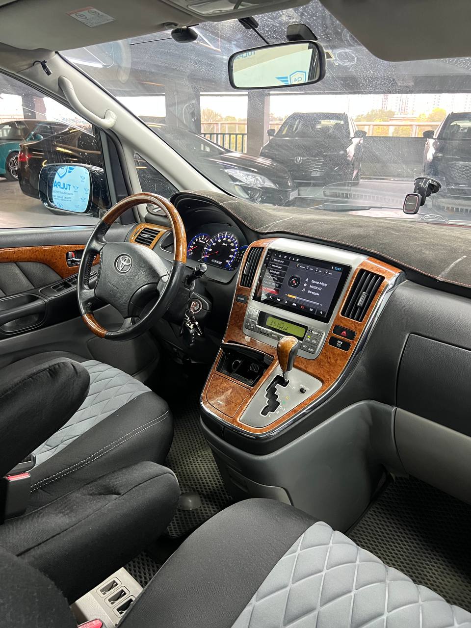 2008 Toyota Alphard