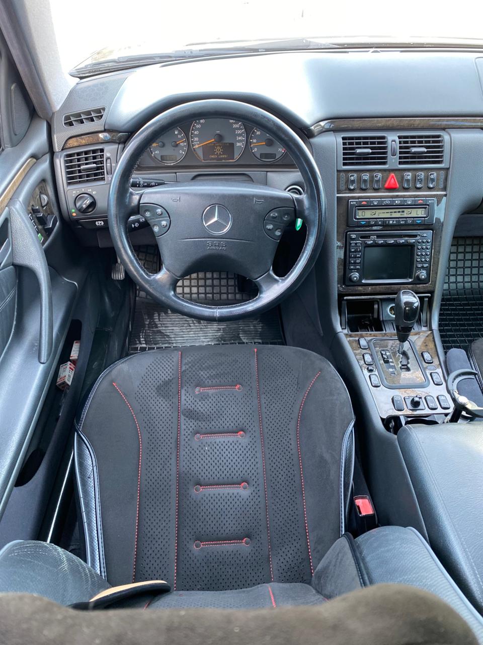 1999 Mercedes-Benz E200