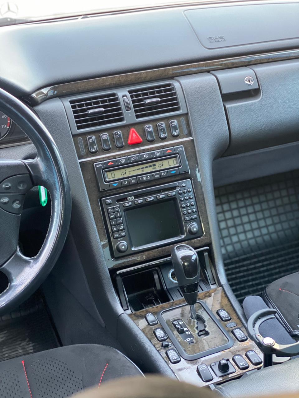 1999 Mercedes-Benz E200