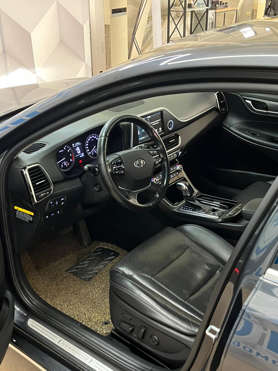 2017 Hyundai Grandeur