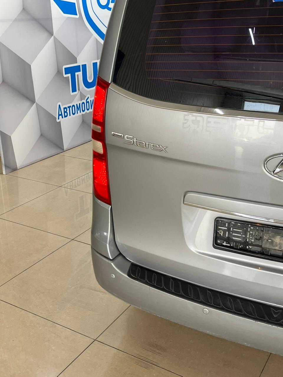2011 Hyundai Starex