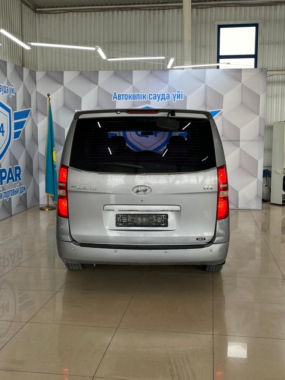 2011 Hyundai Starex