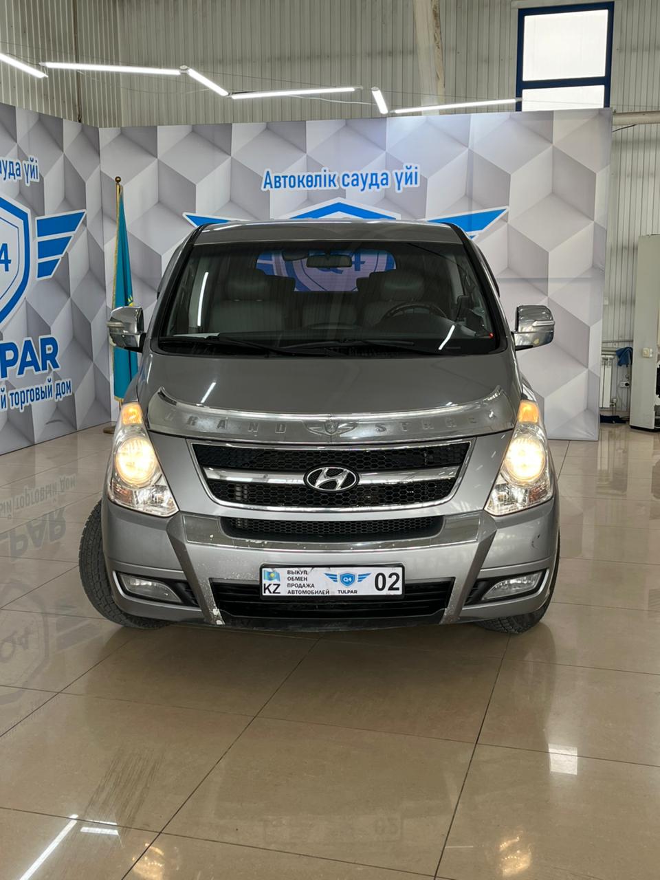 2011 Hyundai Starex