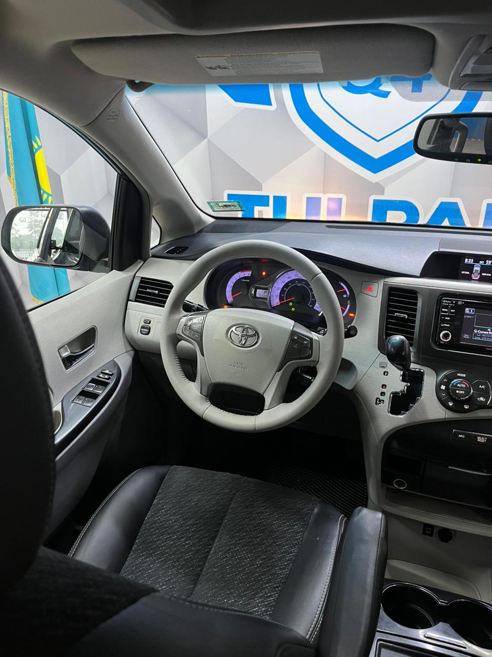 2012 Toyota Siena