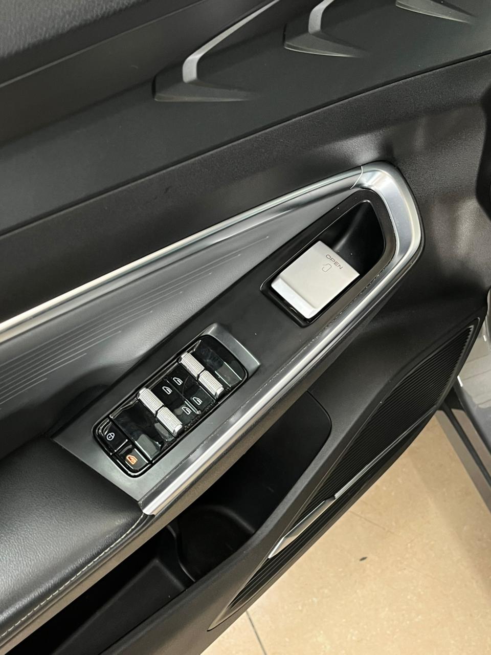 2023 Geely Atlas
