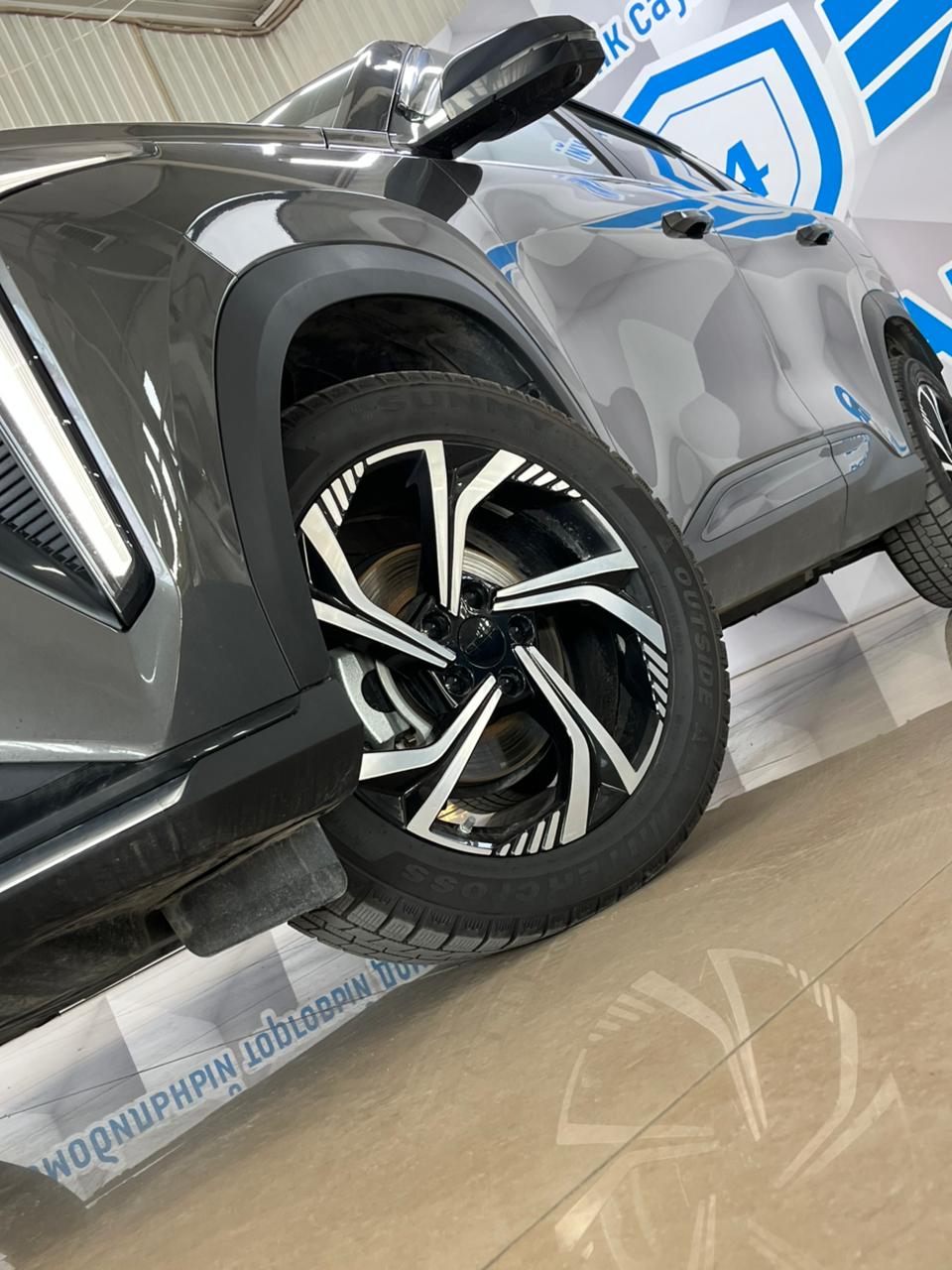 2023 Geely Atlas