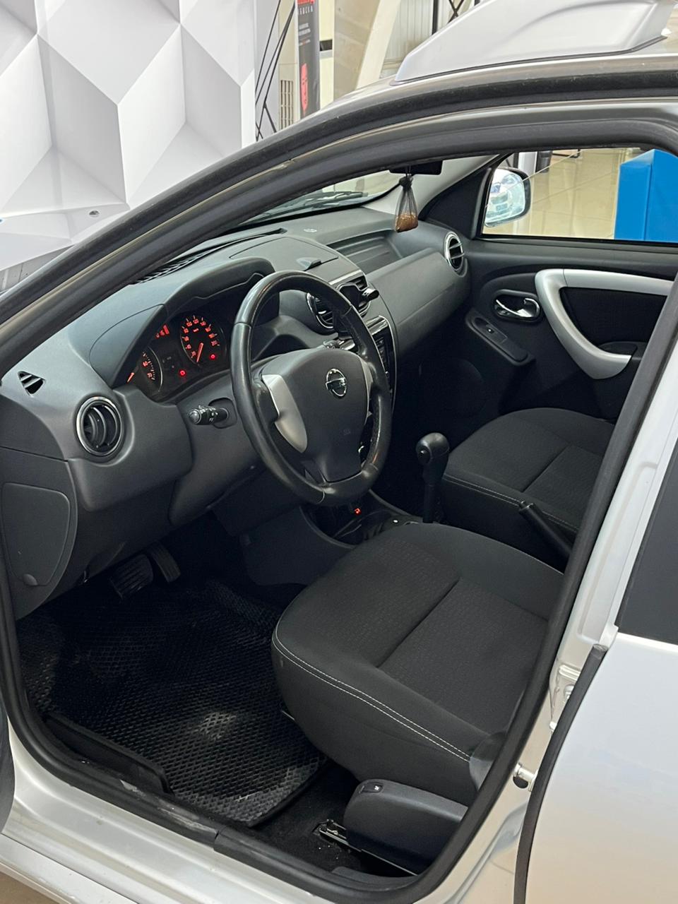 2014 Nissan Terrano