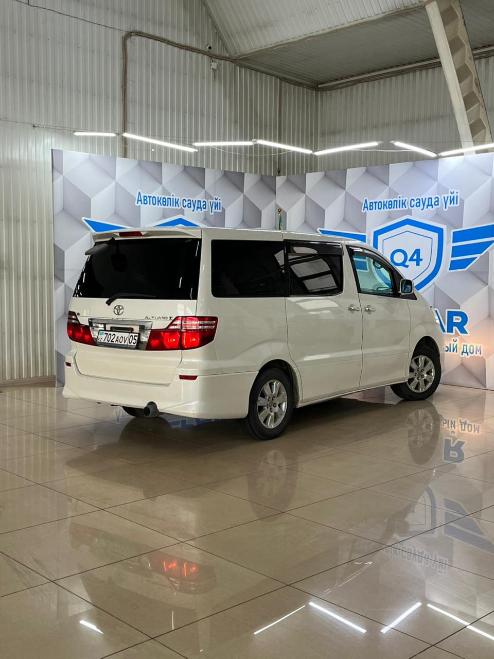 2006 Toyota Alphard