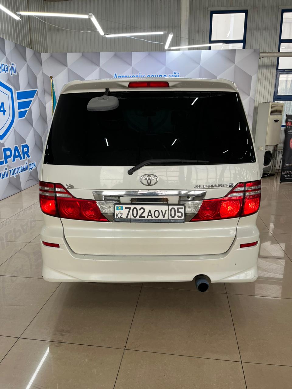 2006 Toyota Alphard