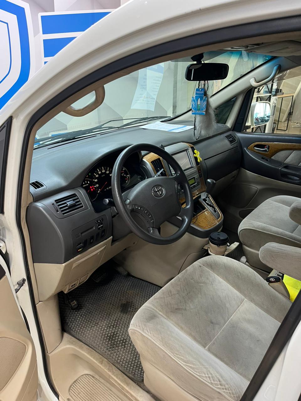 2006 Toyota Alphard