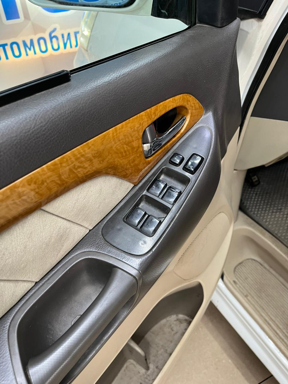 2006 Toyota Alphard