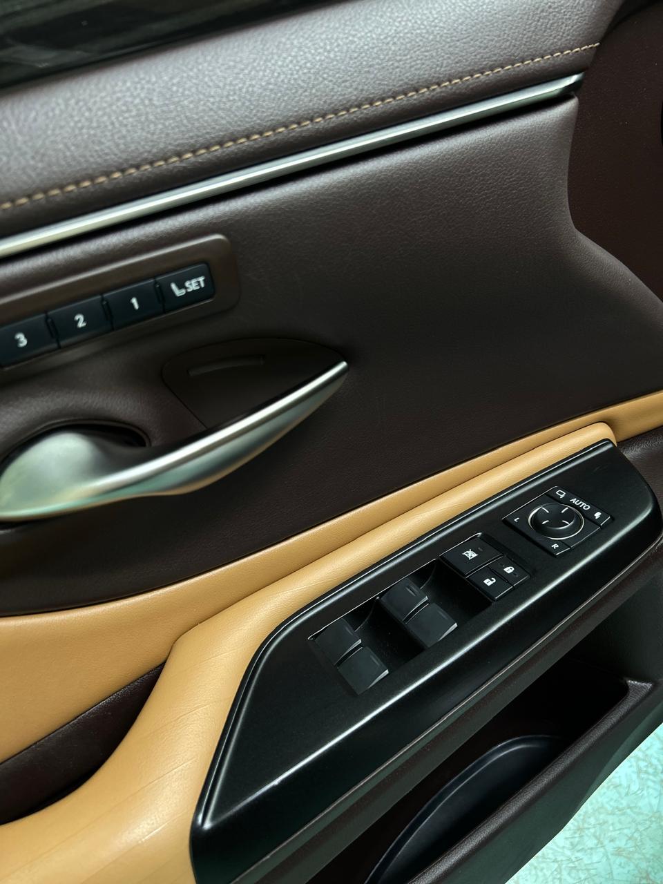 2019 Lexus ES