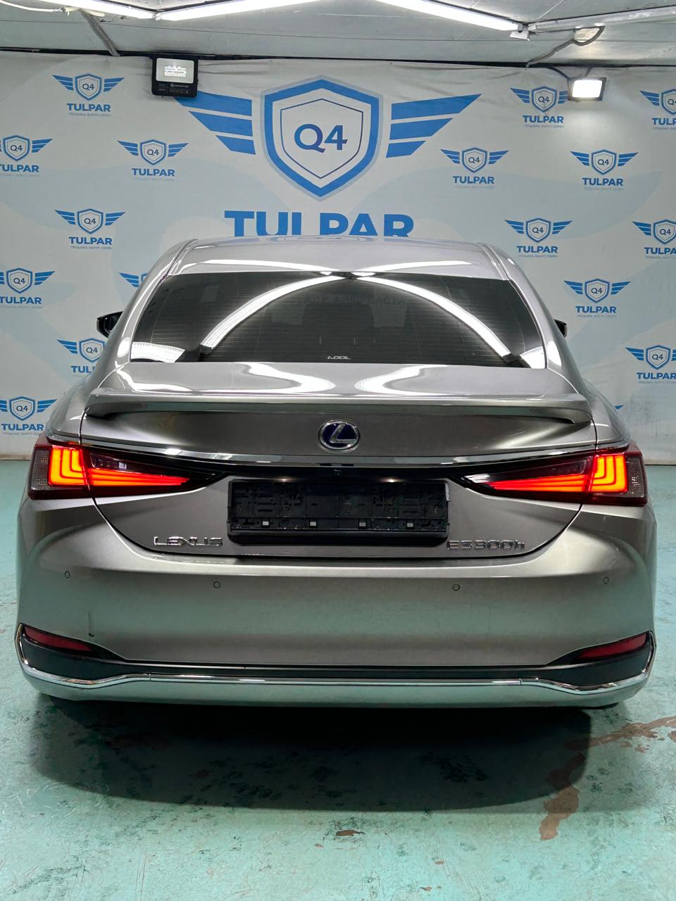 2019 Lexus ES