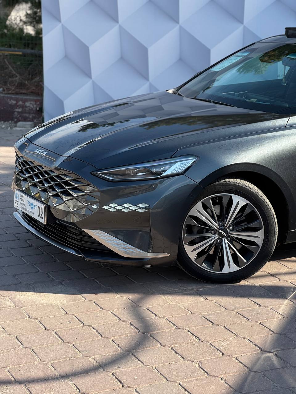 2021 Kia K8