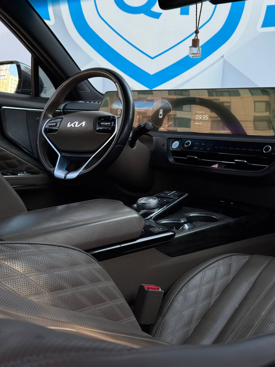 2021 Kia K8