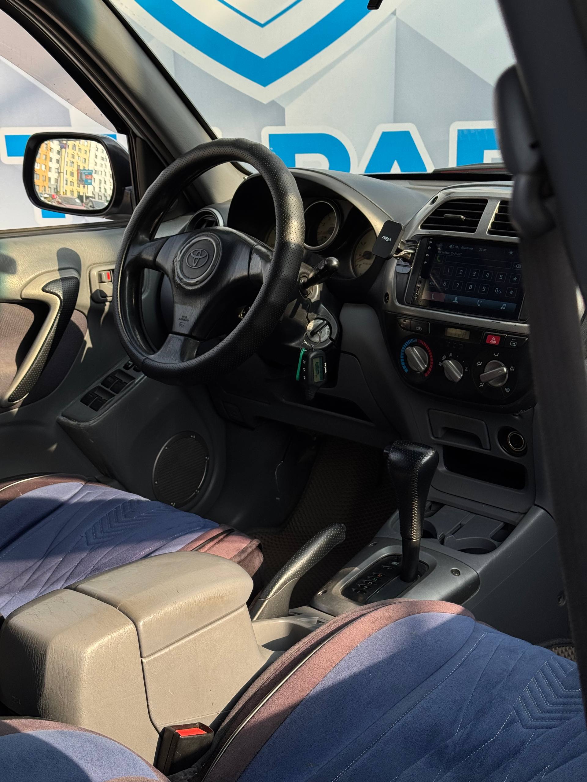 2000 Toyota RAV4