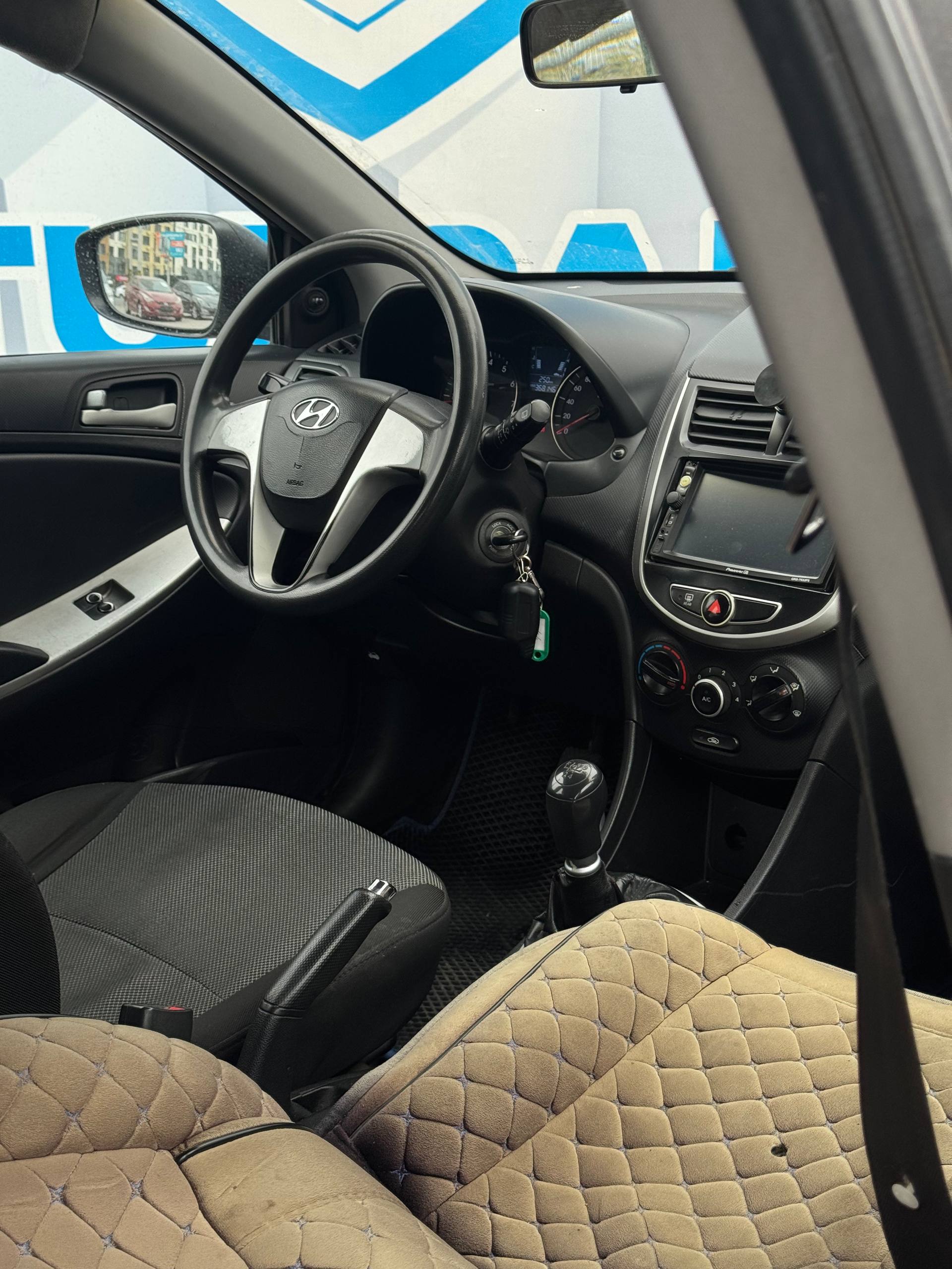 2011 Hyundai Solaris