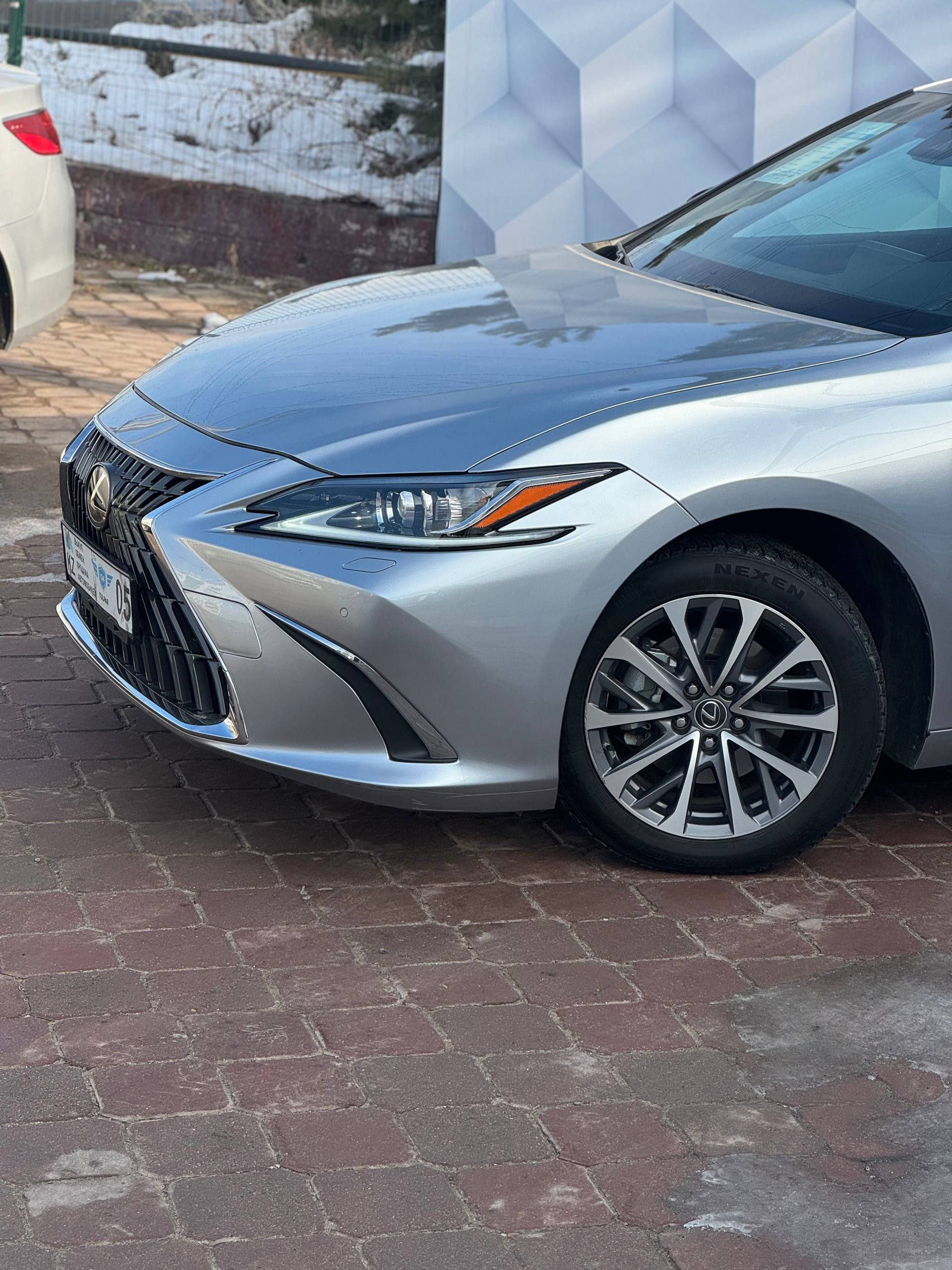 2021 Lexus ES