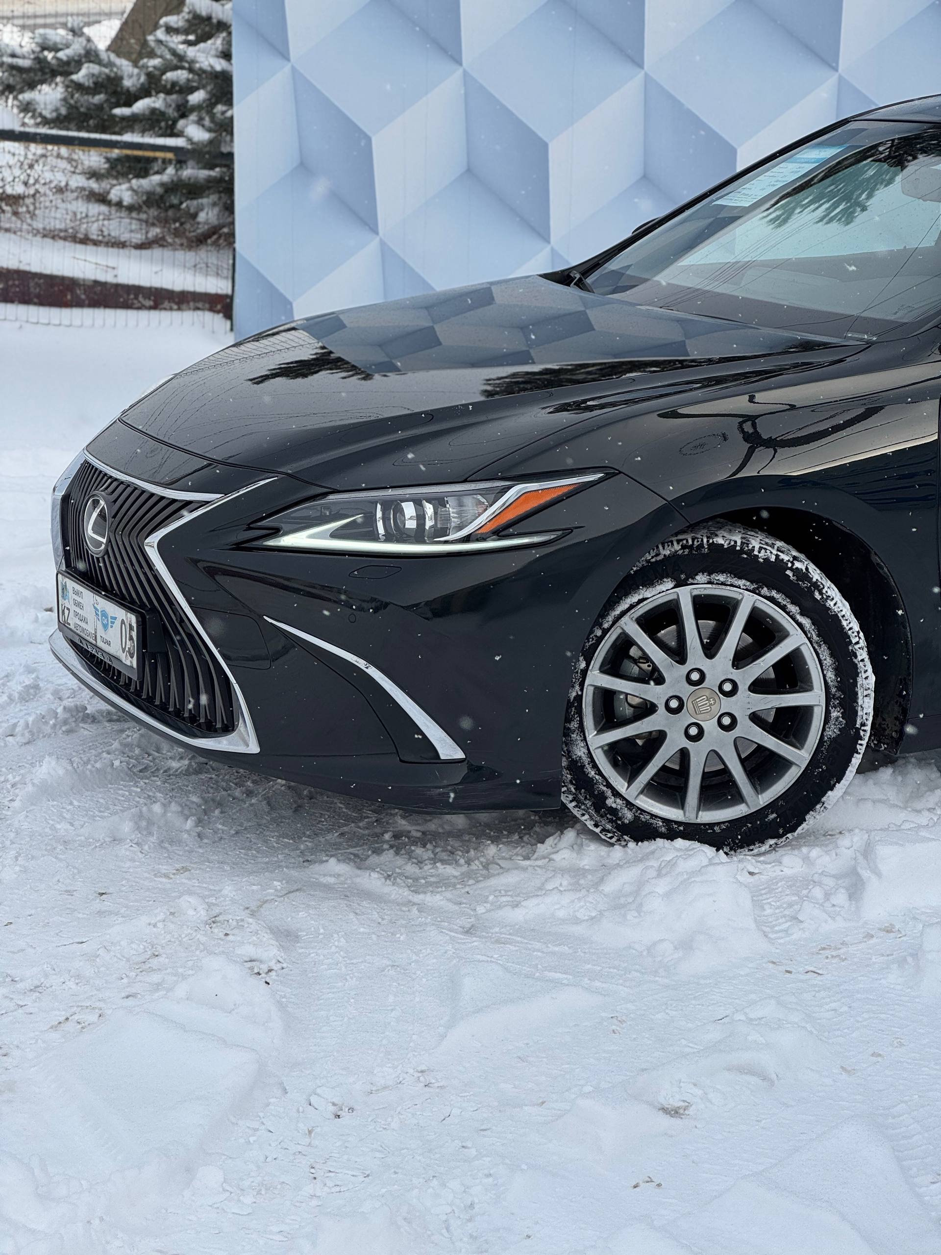2019 Lexus ES