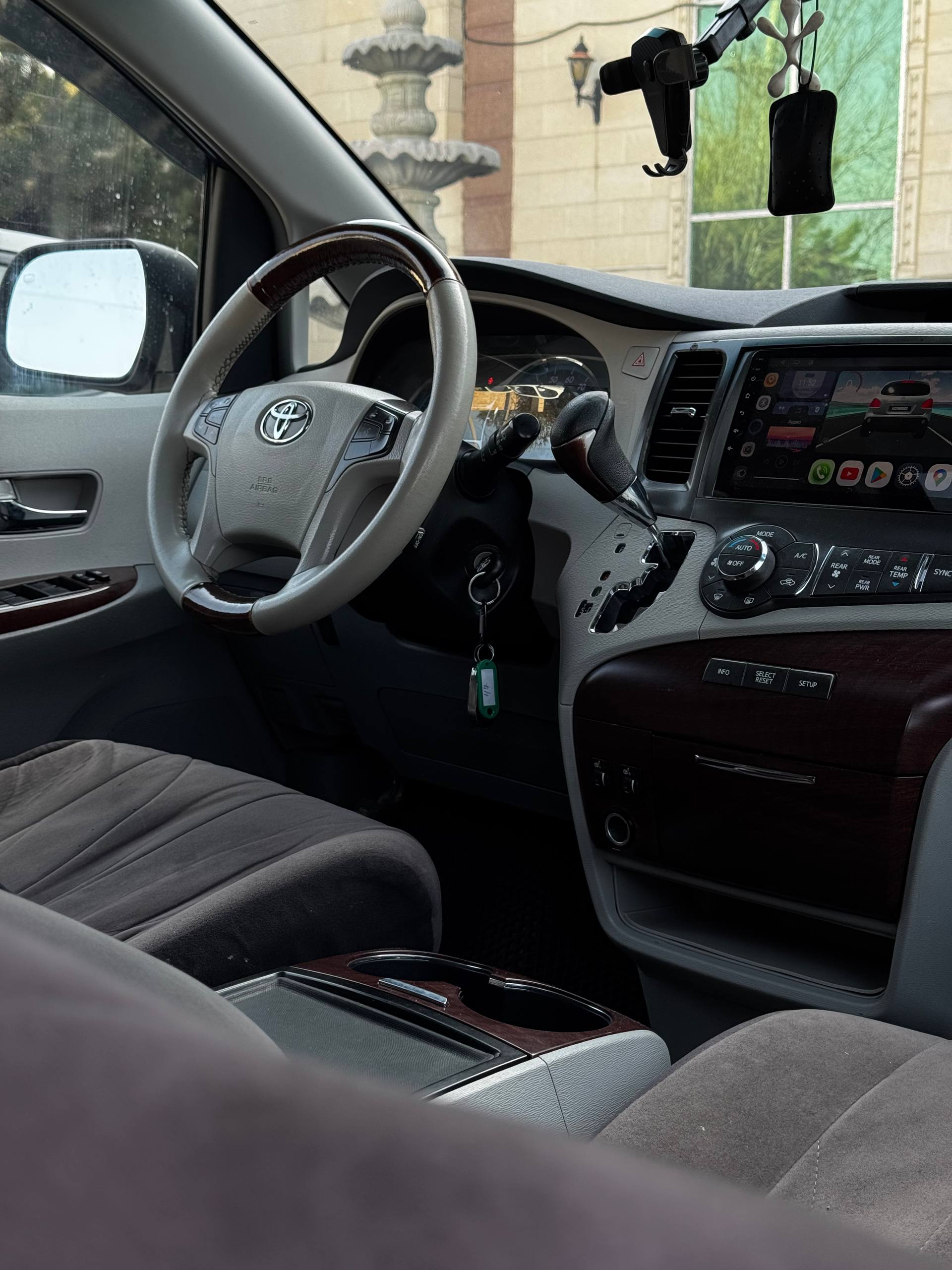 2014 Toyota Sienna