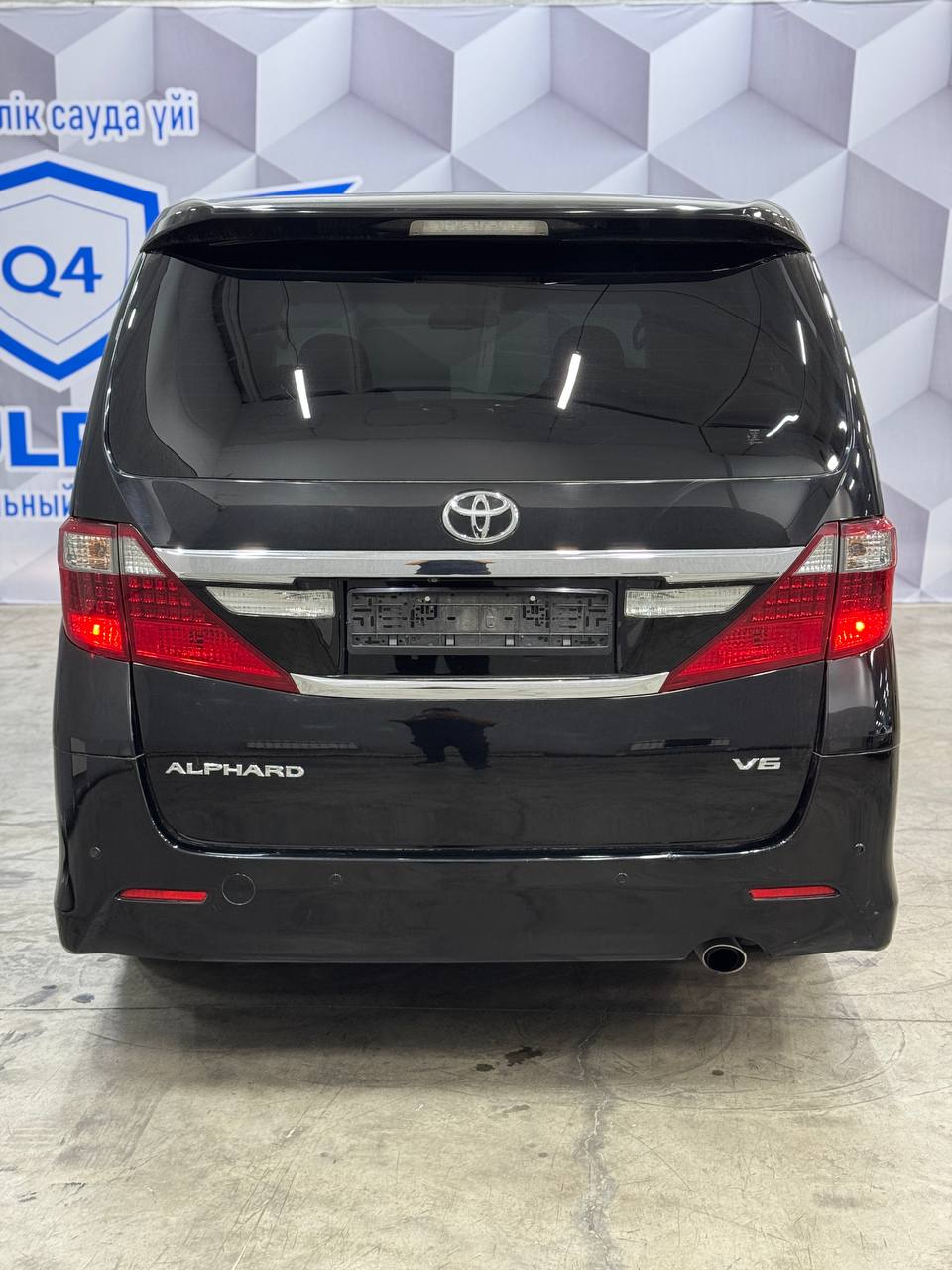 2012 Toyota Alphard